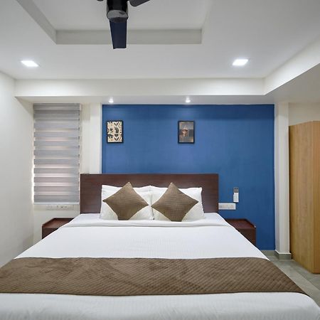 Reach Inn Kochi Buitenkant foto