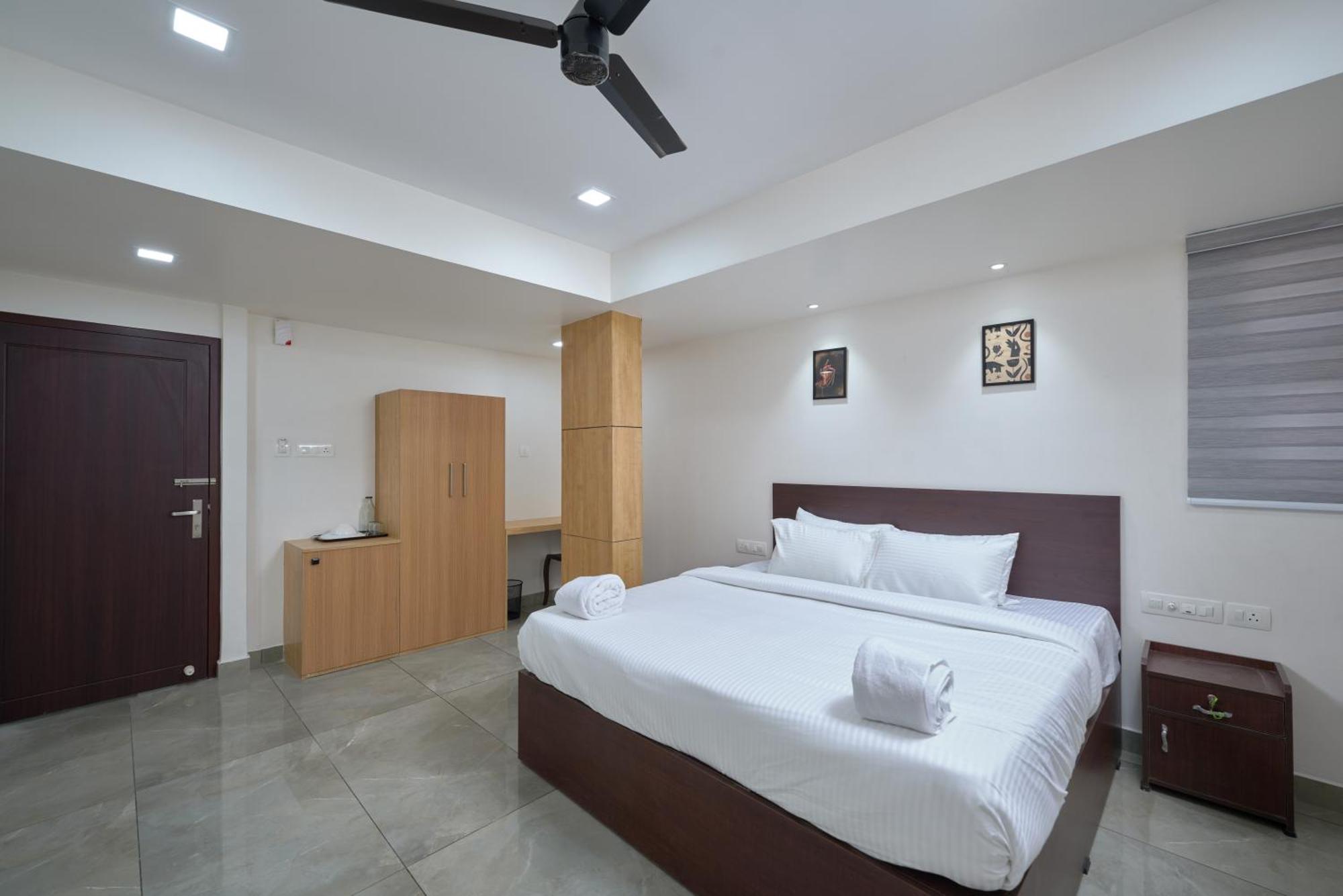 Reach Inn Kochi Buitenkant foto