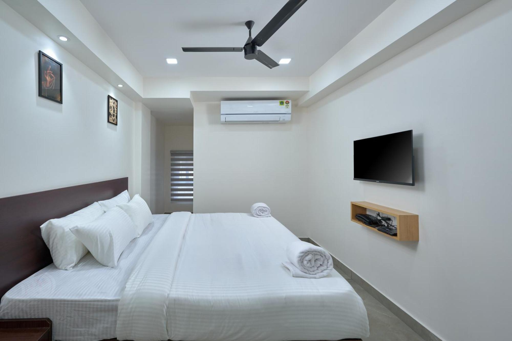 Reach Inn Kochi Buitenkant foto