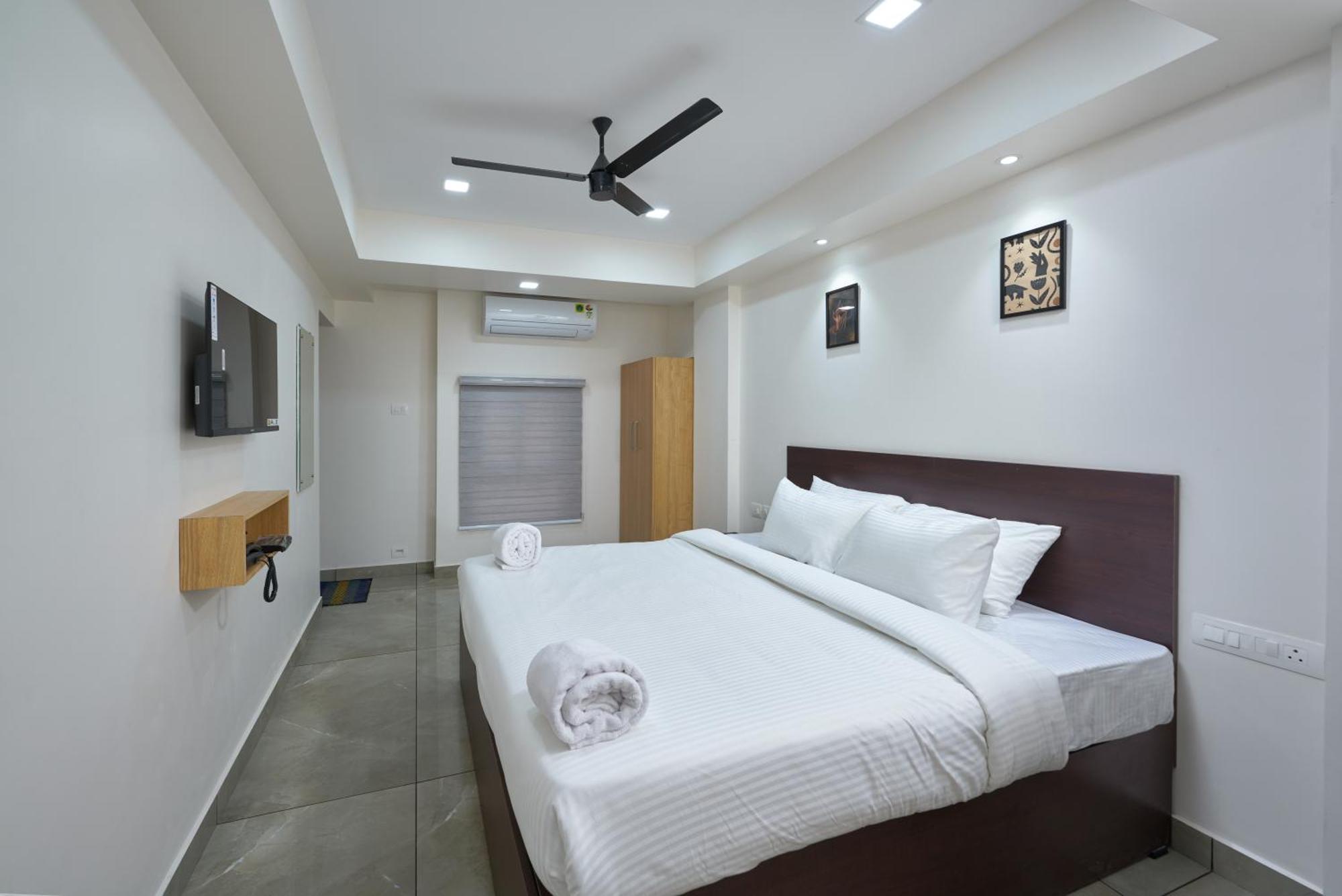Reach Inn Kochi Buitenkant foto