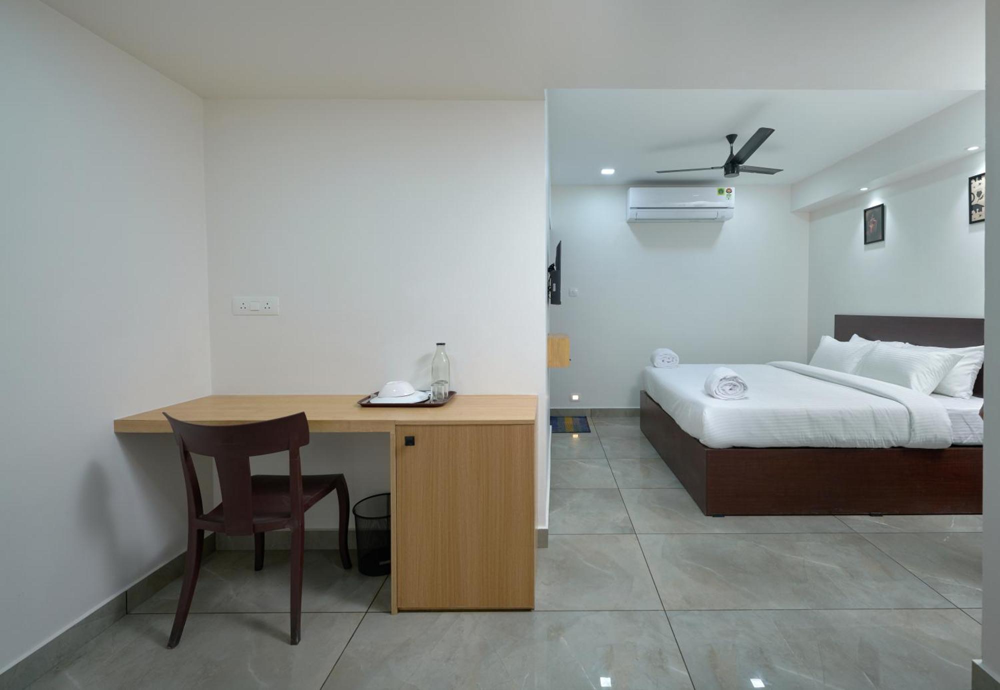 Reach Inn Kochi Buitenkant foto