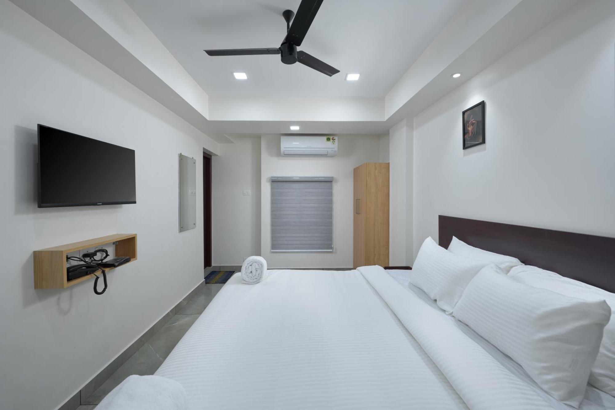 Reach Inn Kochi Buitenkant foto