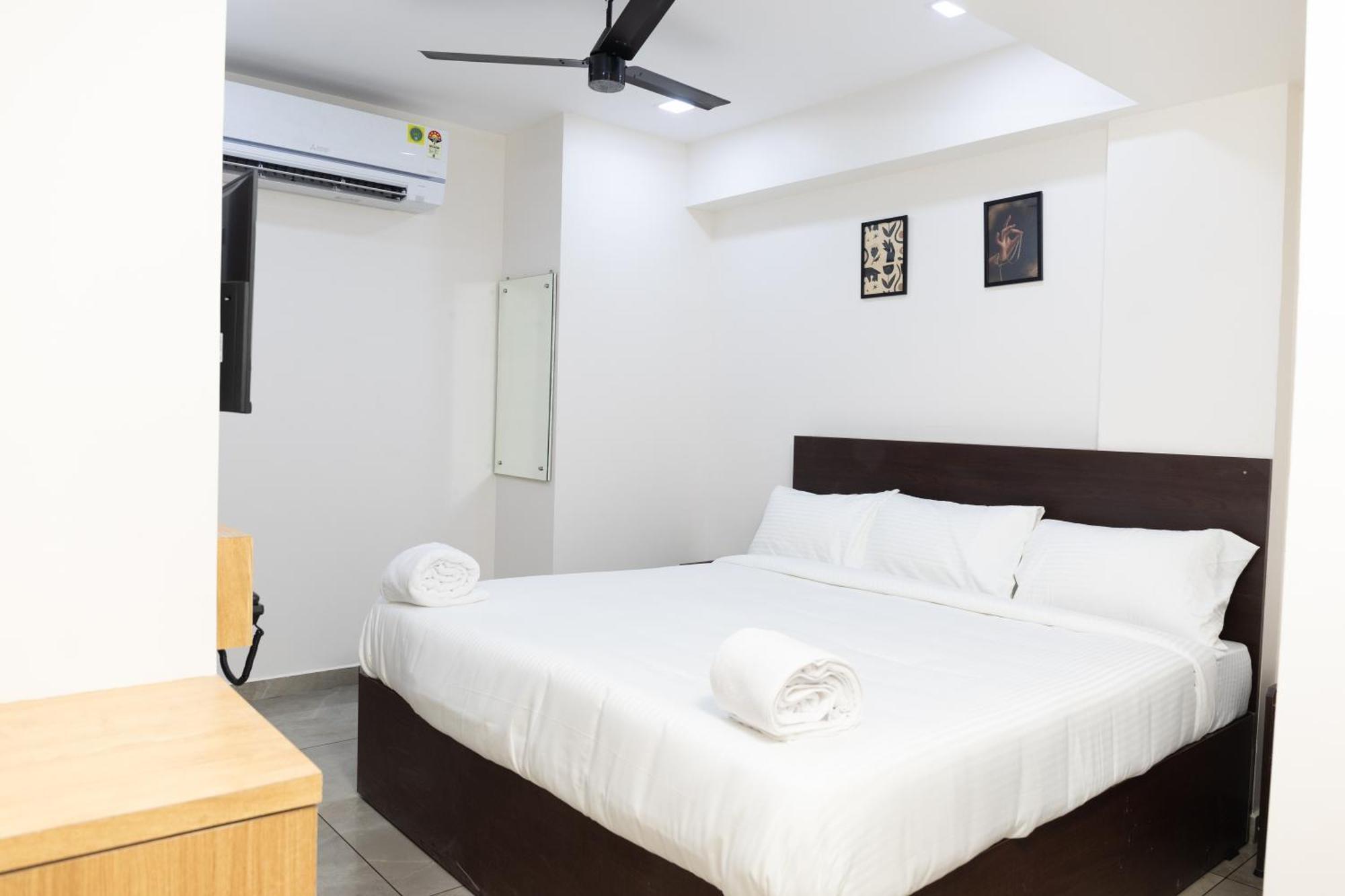 Reach Inn Kochi Buitenkant foto