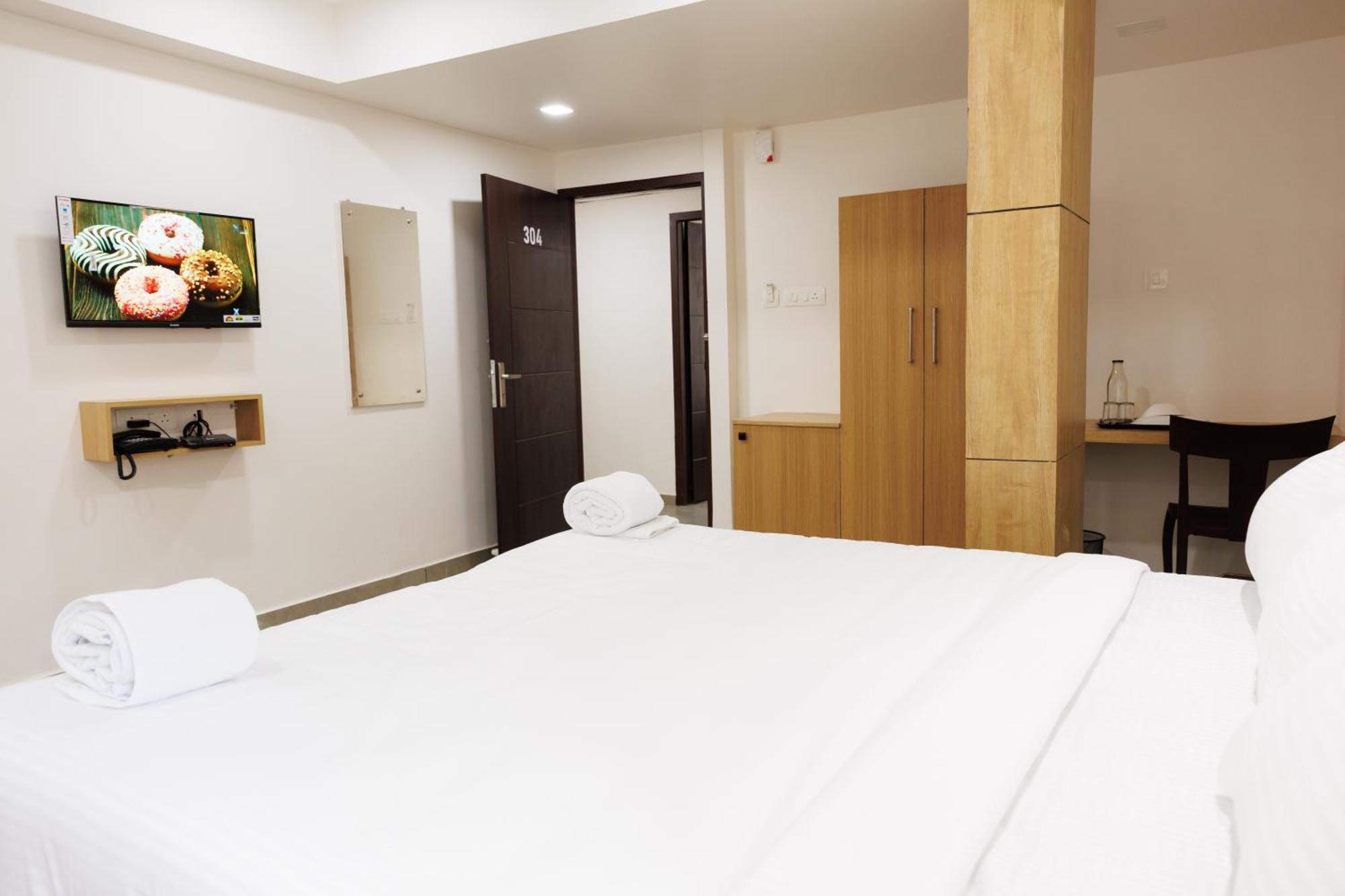 Reach Inn Kochi Buitenkant foto