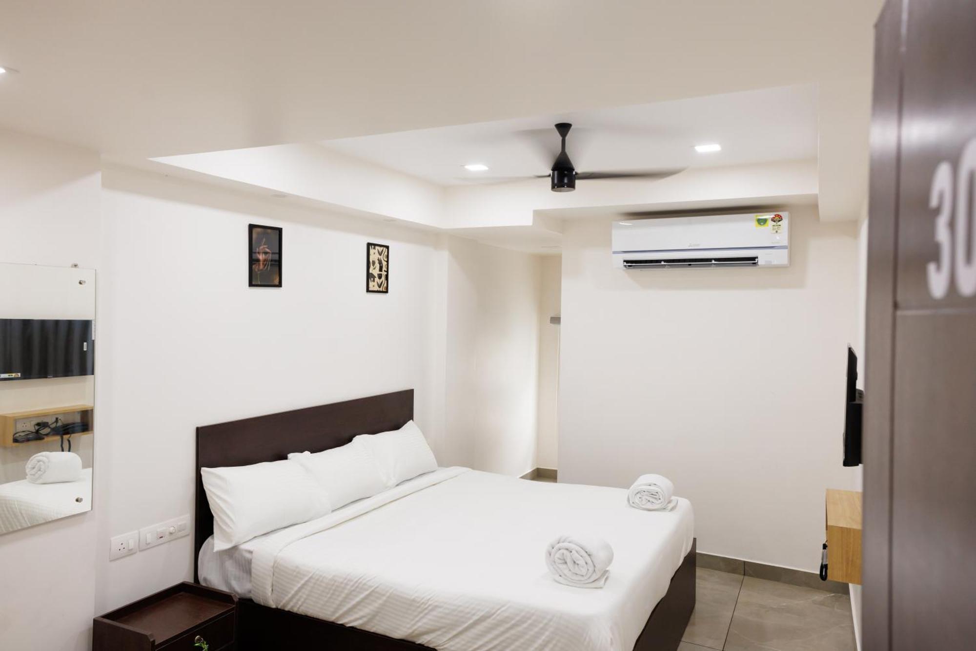 Reach Inn Kochi Buitenkant foto