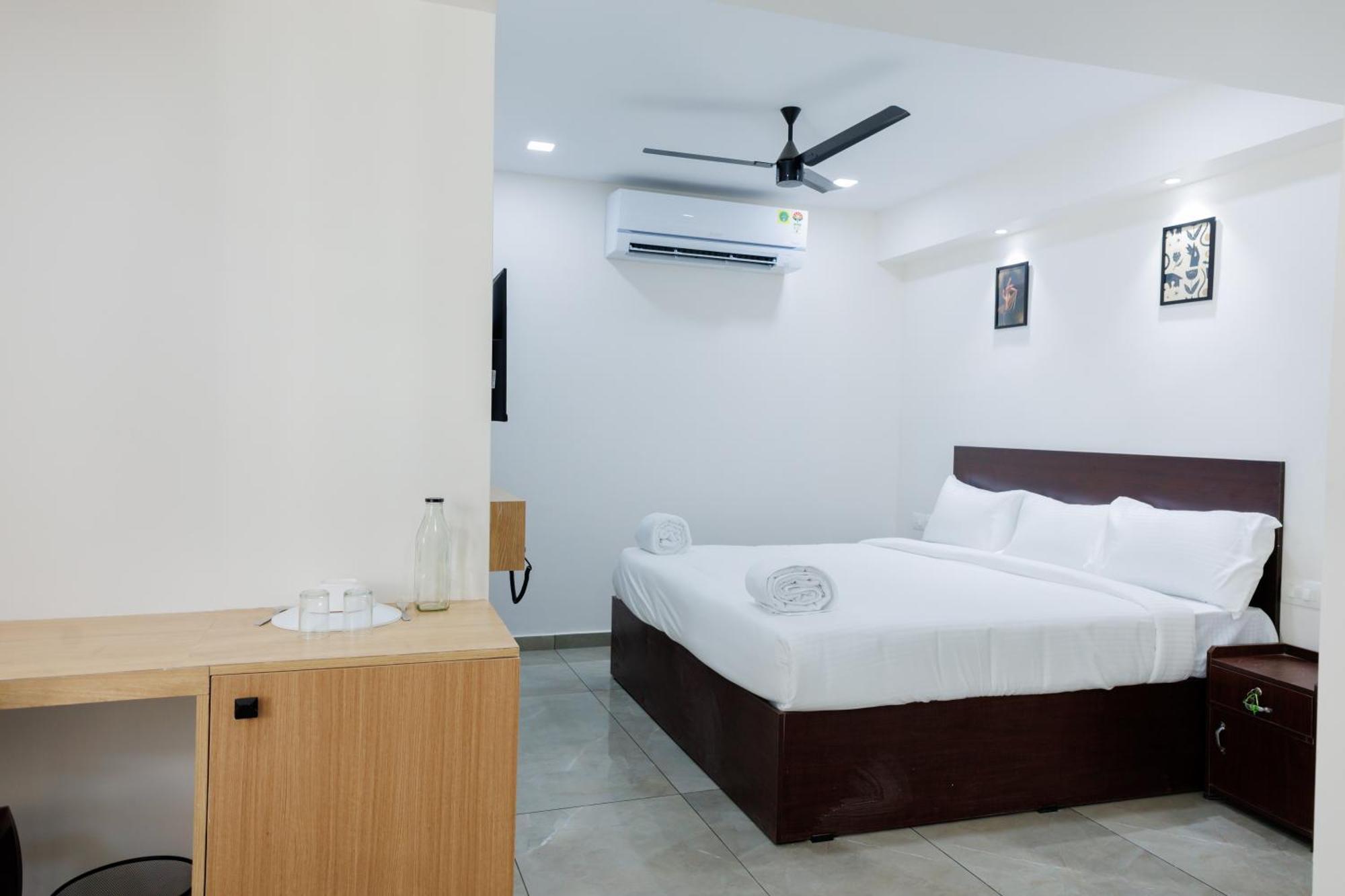 Reach Inn Kochi Buitenkant foto