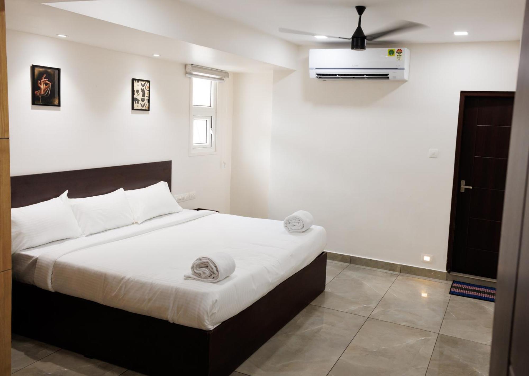Reach Inn Kochi Buitenkant foto