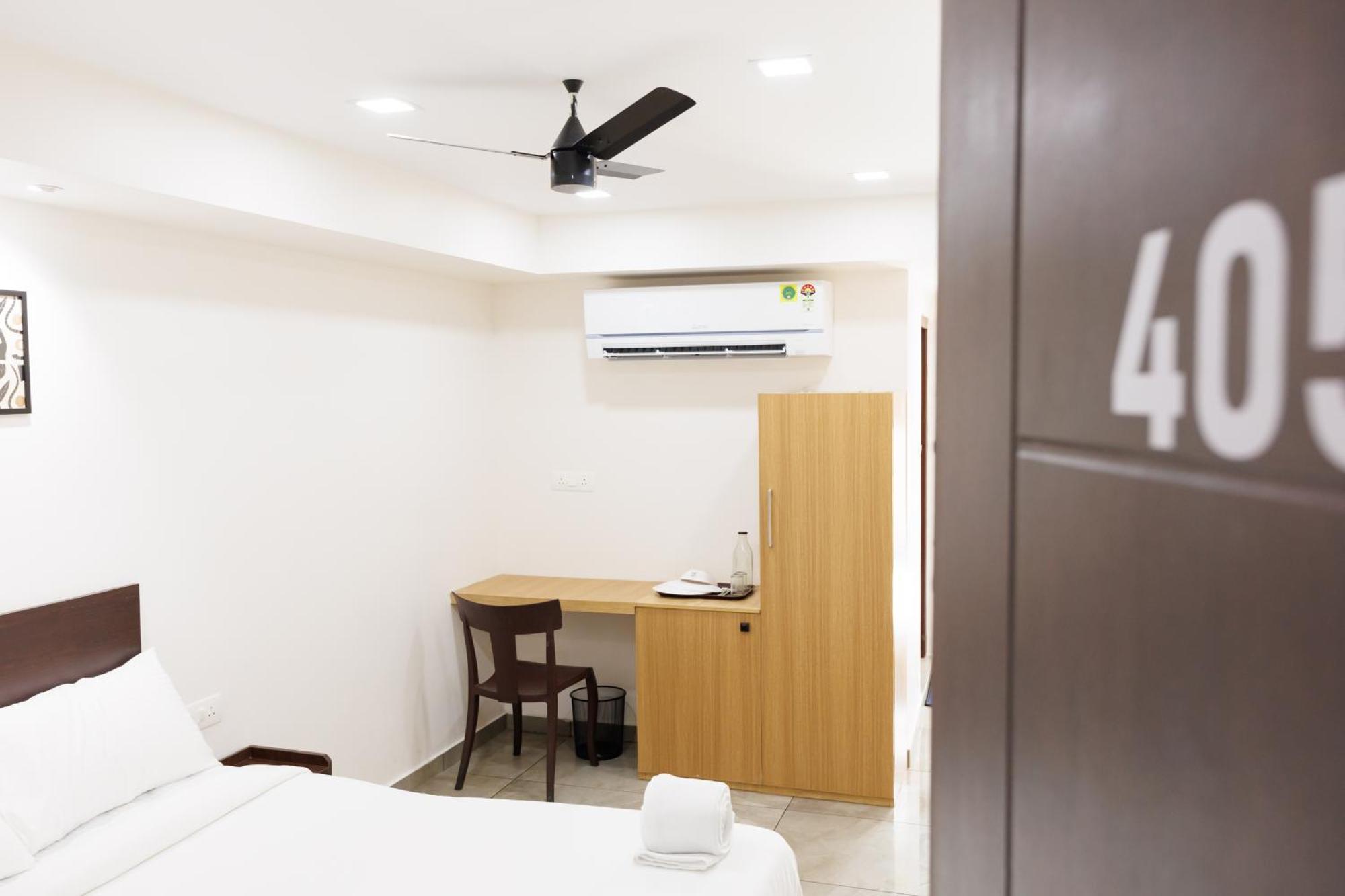Reach Inn Kochi Buitenkant foto