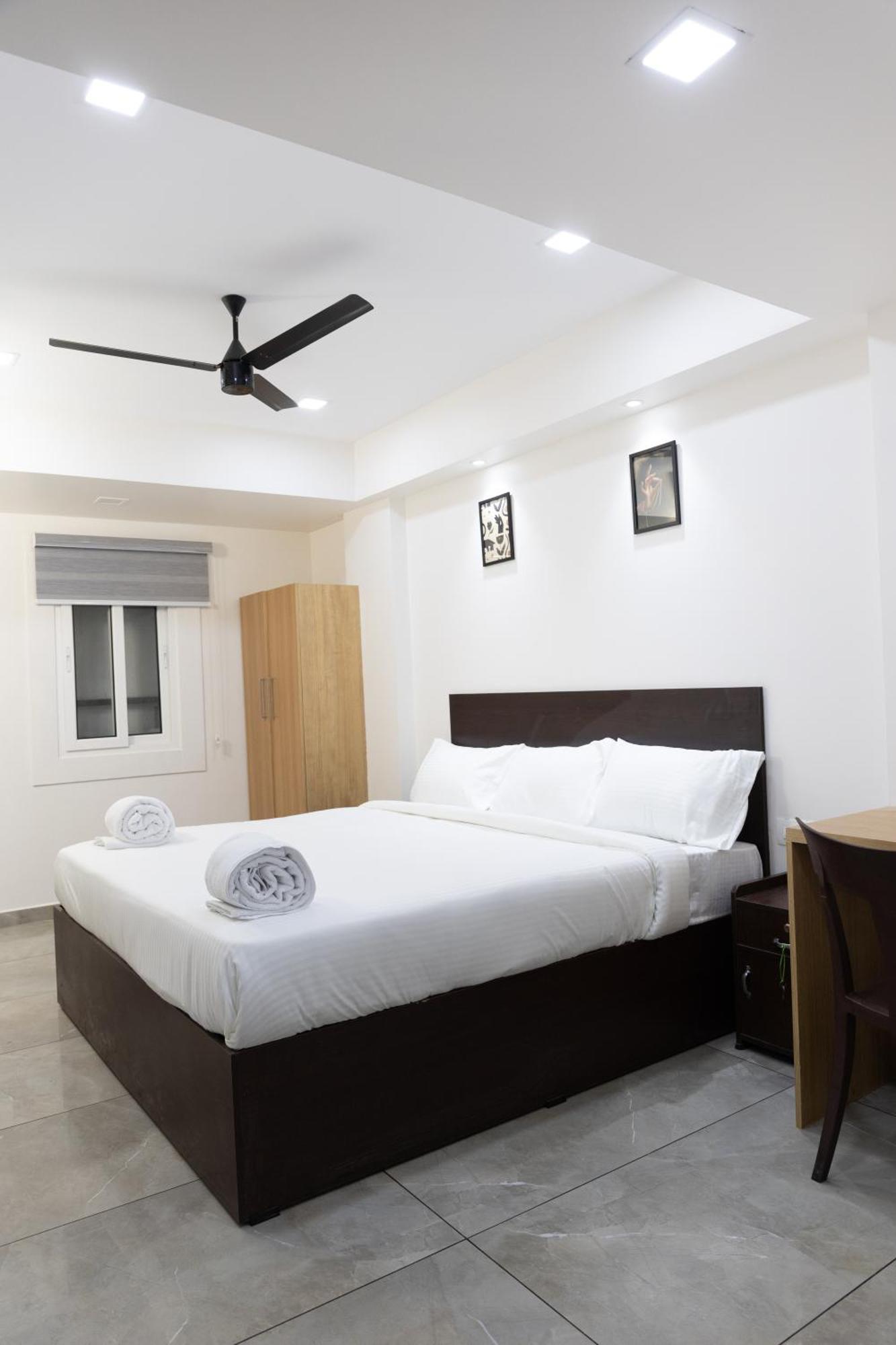 Reach Inn Kochi Buitenkant foto