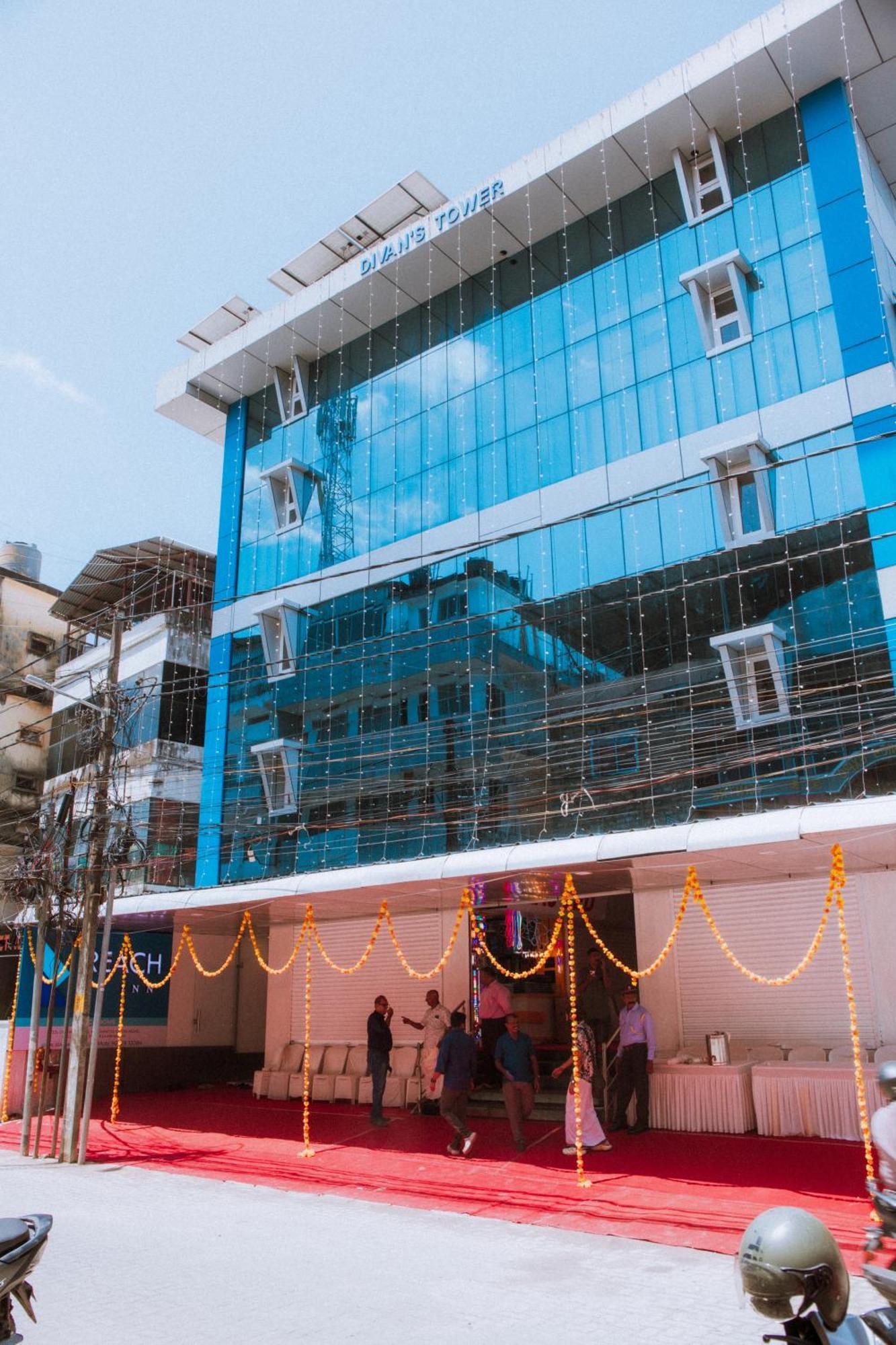 Reach Inn Kochi Buitenkant foto