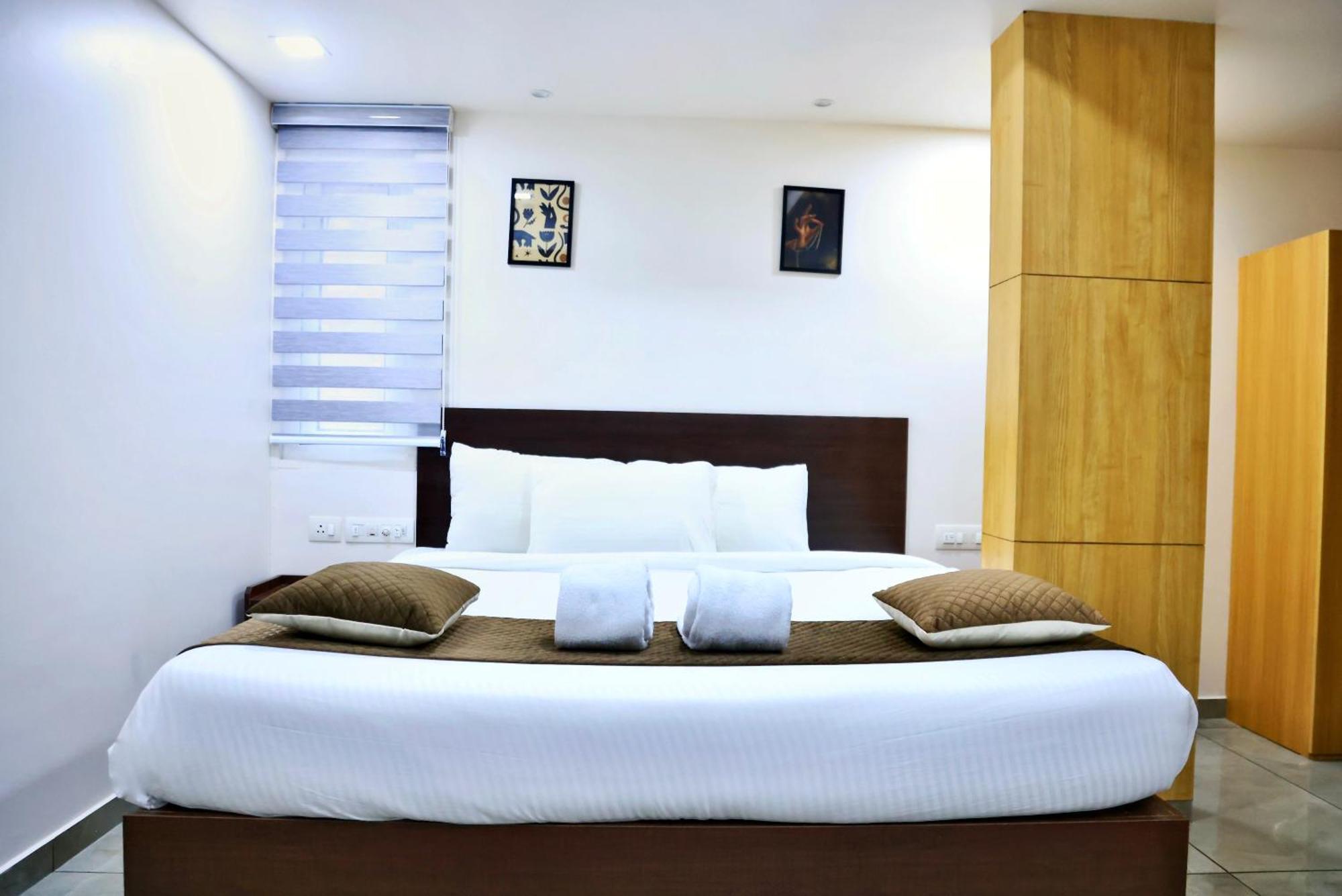 Reach Inn Kochi Buitenkant foto