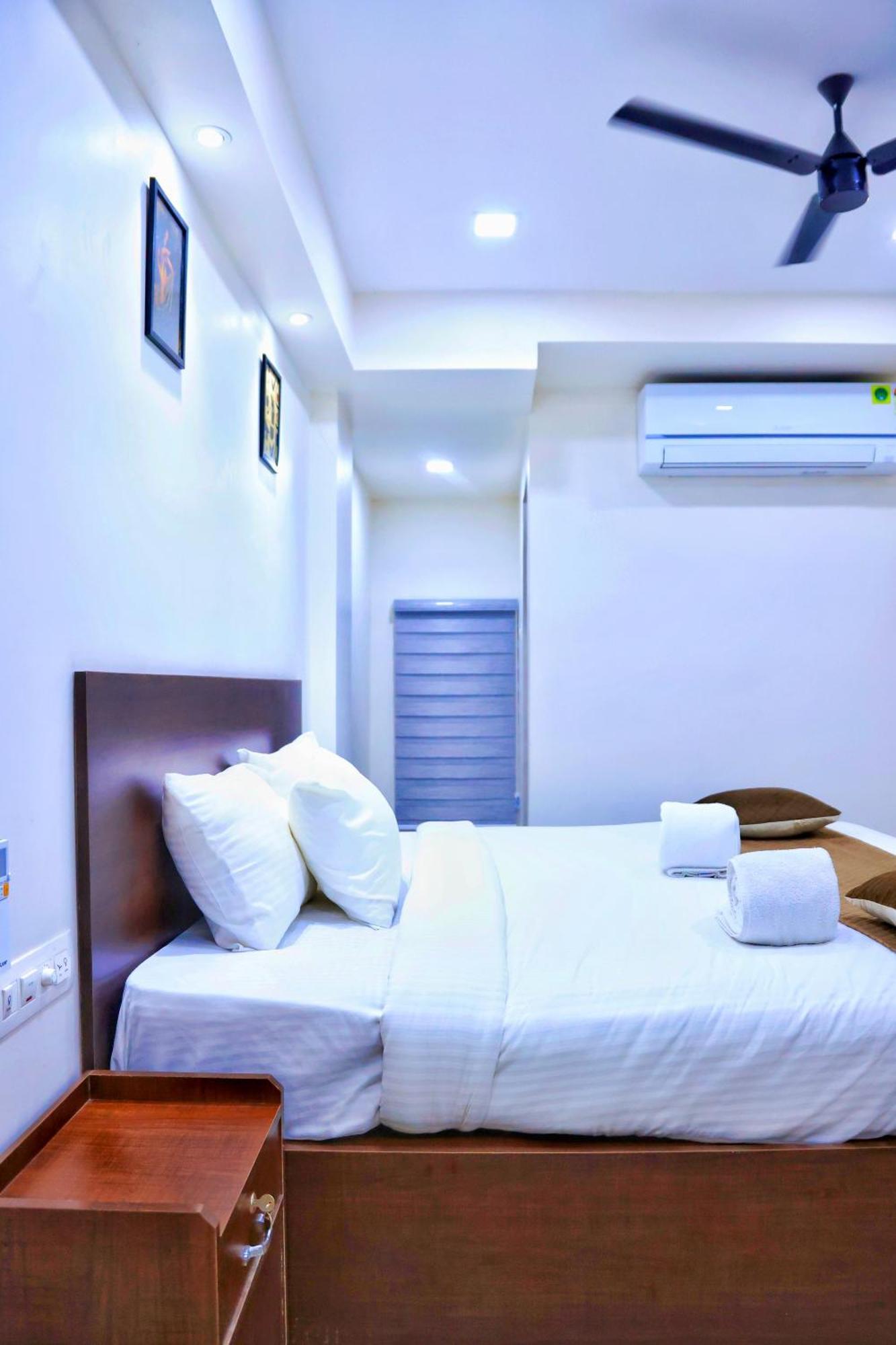 Reach Inn Kochi Buitenkant foto
