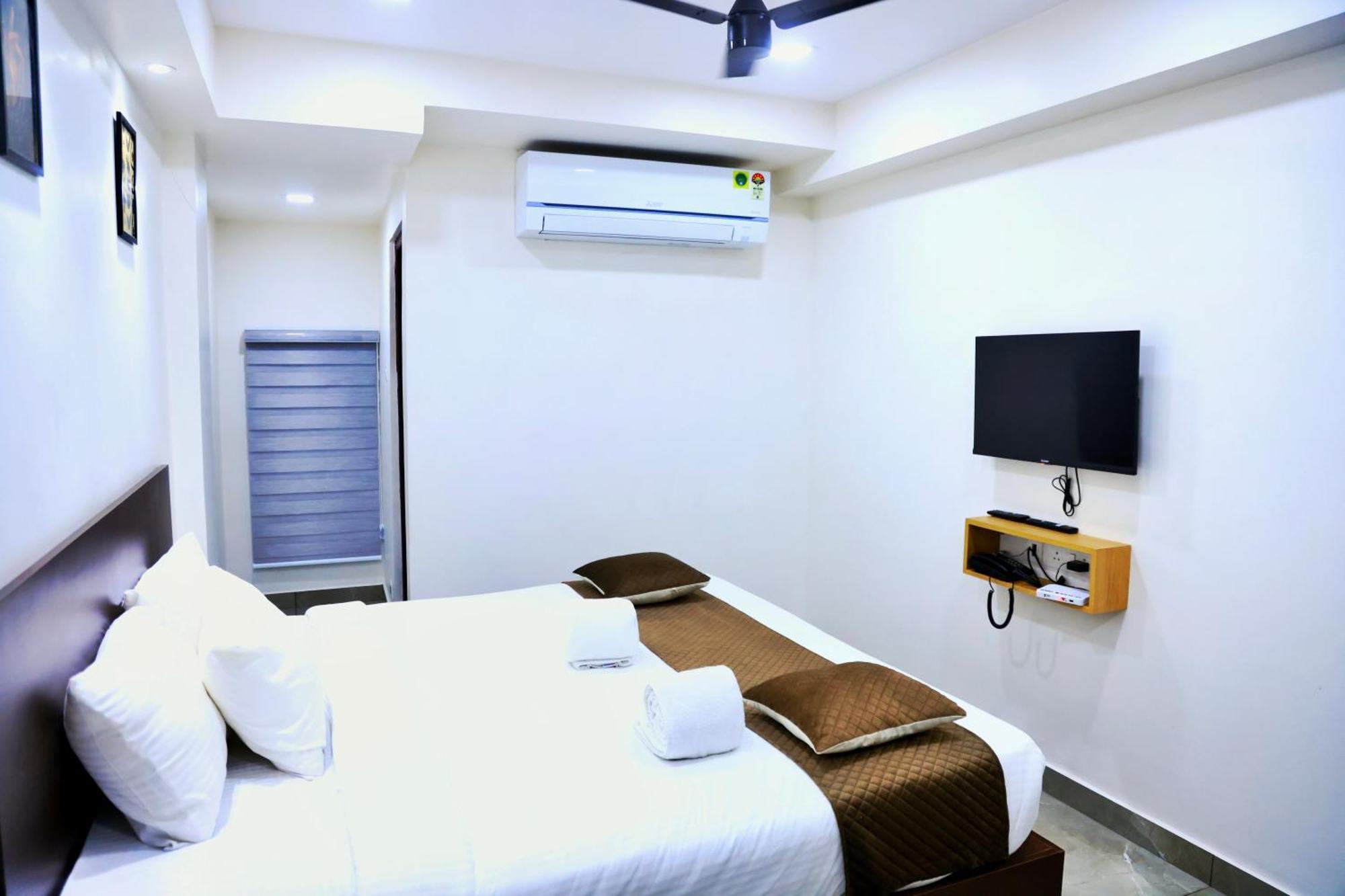 Reach Inn Kochi Buitenkant foto