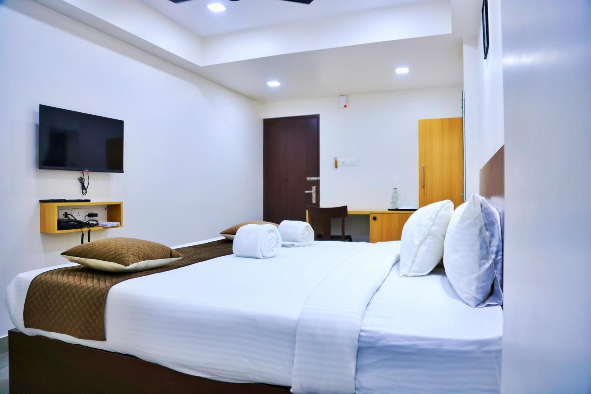 Reach Inn Kochi Buitenkant foto